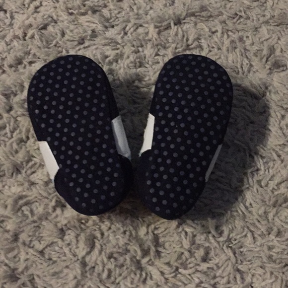 Boys size 2 plaid slip on shoes - Picture 4 of 4